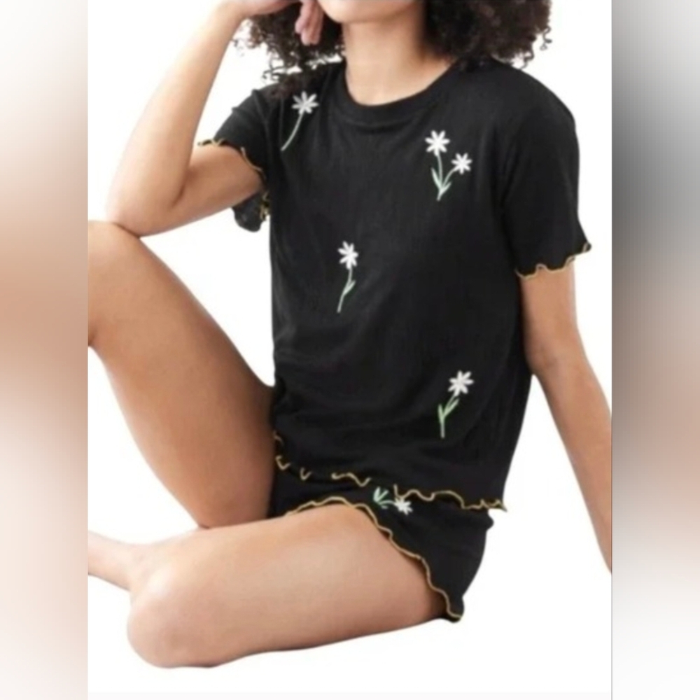 Emerson Road Butterfly Tee And Short Pajama Set
